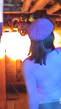La schiava bionda vanessa rinchiusa nel seminterrato