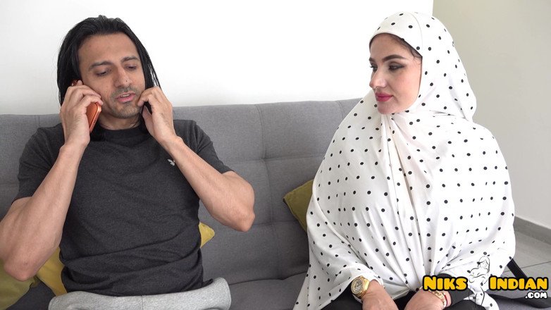 Niks Indian: Muslim Hijabi Bhabhi Jaan Fucked Hard by Personal Trainer