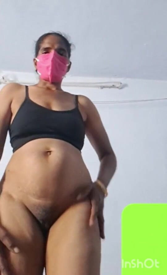 Jayaselvi: Village Nude Show em vídeo