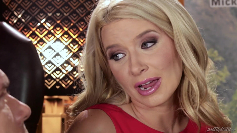 Pretty Dirty: Obcecado fã Anikka Albrite sabota celebridade em seguida, alimenta-o com...