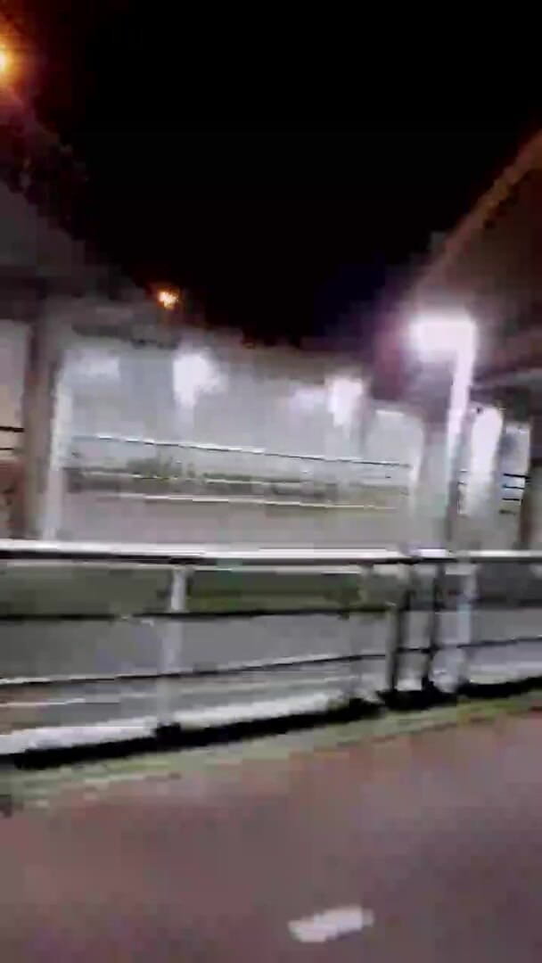 Slutboyben: Slutboyben cam4 người khoe đèn pin gợi cảm ở nơi công cộng