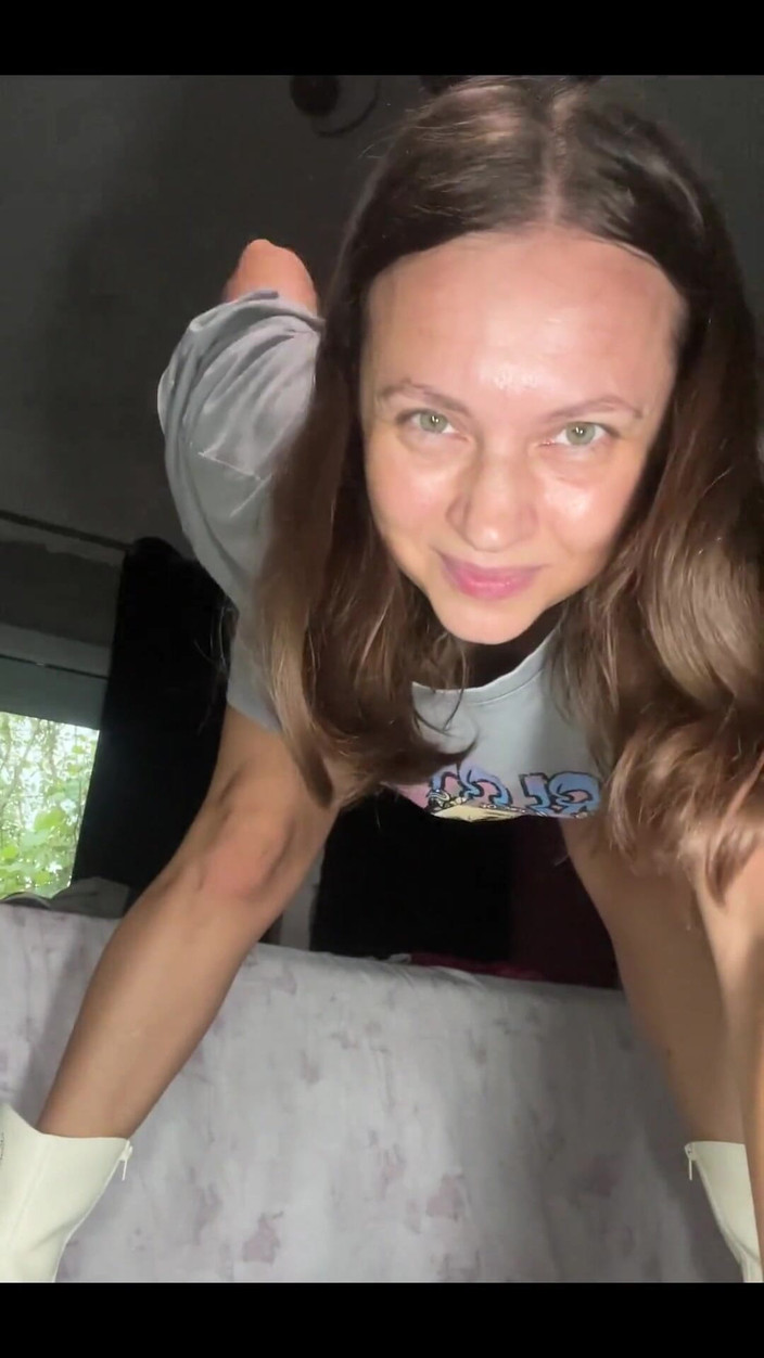 Crypto Mommy: Deine heiße vollbusige freundin bringt dich zu ihrem haus