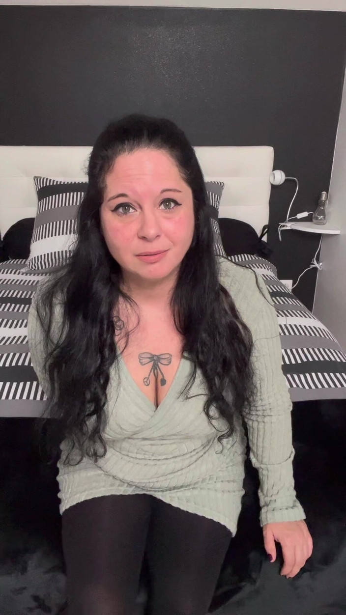 Maitresse Clara: JOI &amp; CEI, ten zaniedbany facet podkochujący moje stringi