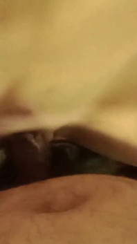 Quente menina faz sexo duro na buceta apertada