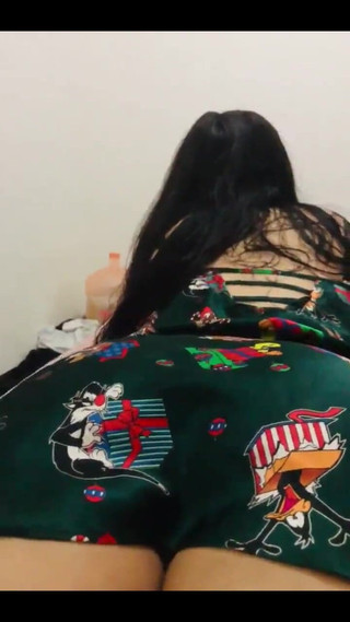 Mexicasero: Medan han är på mobiltelefonen utnyttjar jag det för att spela...