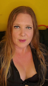 Aangepaste release: milf Ana Slo zorgt voor je gewonde pik