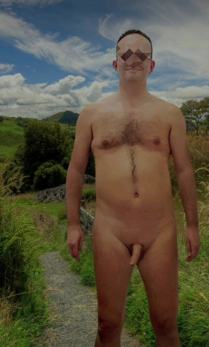 MaleModel: Foto-diavoorstelling - naakt in het openbaar