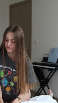 Moje nevlastní sestra se dívala a přišla za mnou, abych to zkusila! Neřekla jsem ne
