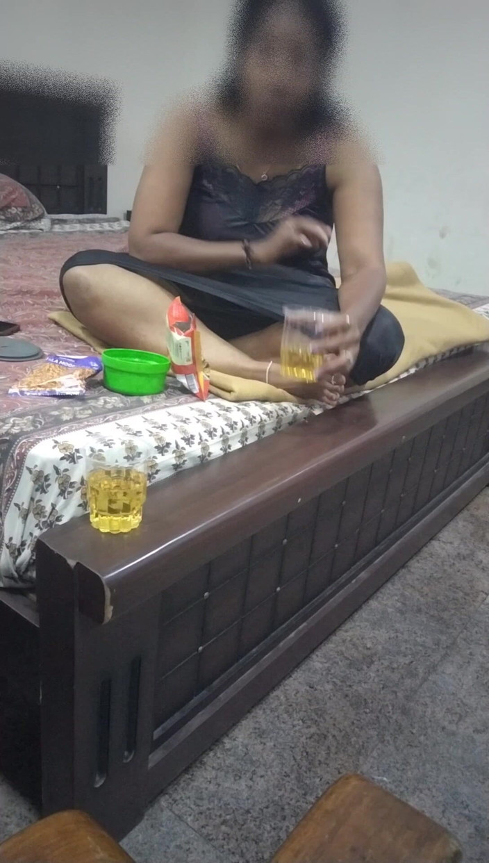 Tamil lesbian: おやつで汚い話をする