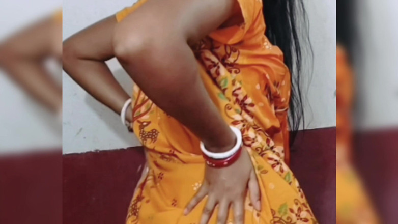 Sila: Sexy ragazza indiana si masturba mentre è a casa da sola,...