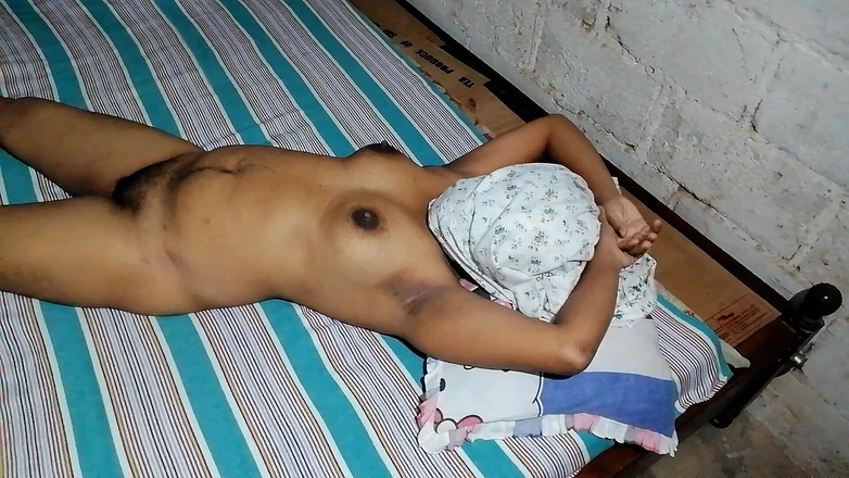 Sweety In Bed: Indian Hot Desi Aunty Pussy Licking and Fingering