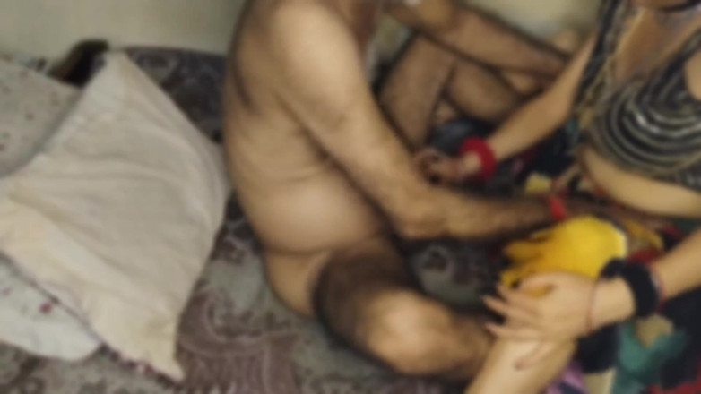 Anar Kali: Sexo, Sexo oral, Preliminares e Seios Quentes