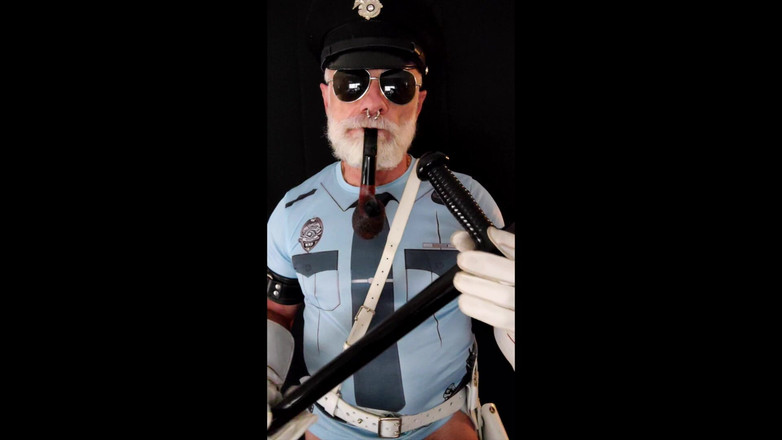 MusclesCigarsFFPig: Policajt trestá