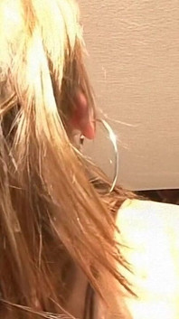 Awek rambut coklat dalam keseronokan mulut yang ghairah