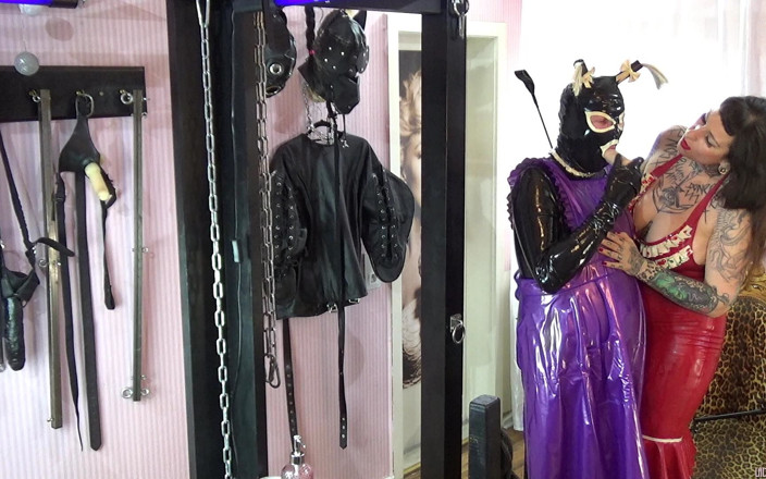 Domina Lady Vampira - SM Studio Femdom Empire: 내 고무 하녀의 여행 이야기 1