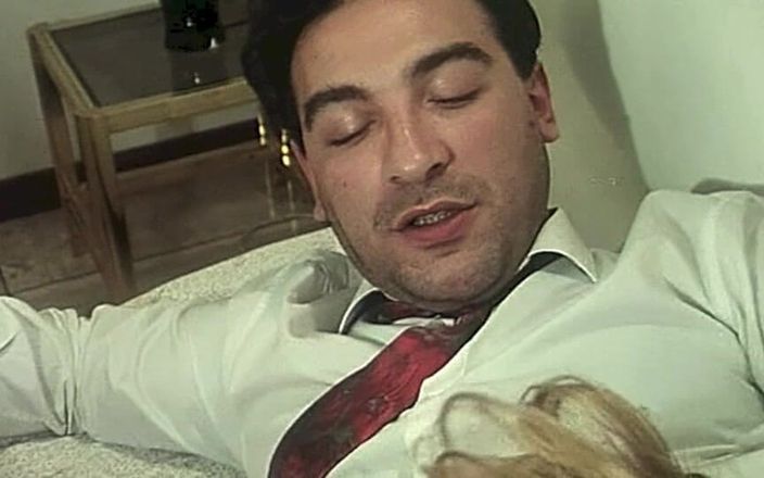 Inhonorof porn: In This 90's House There Are Those Who Fuck in the...