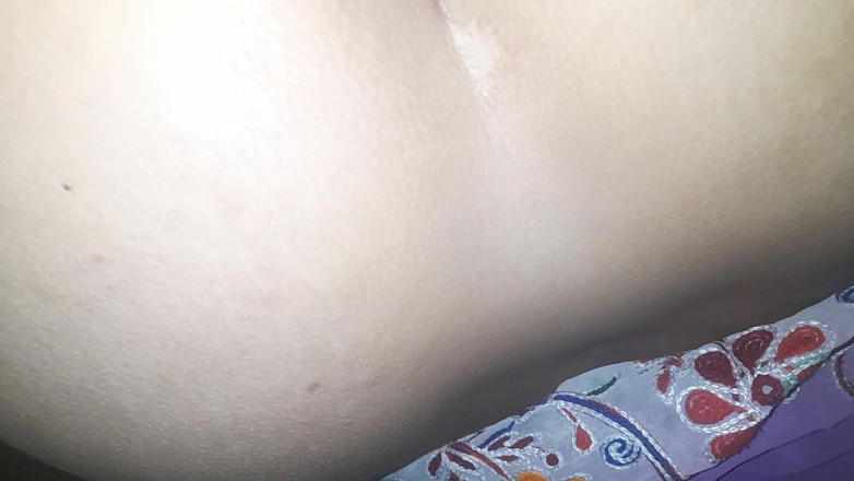 Kundan: Desi Bhabhi ki gand mari Mast Chudai 观看视频