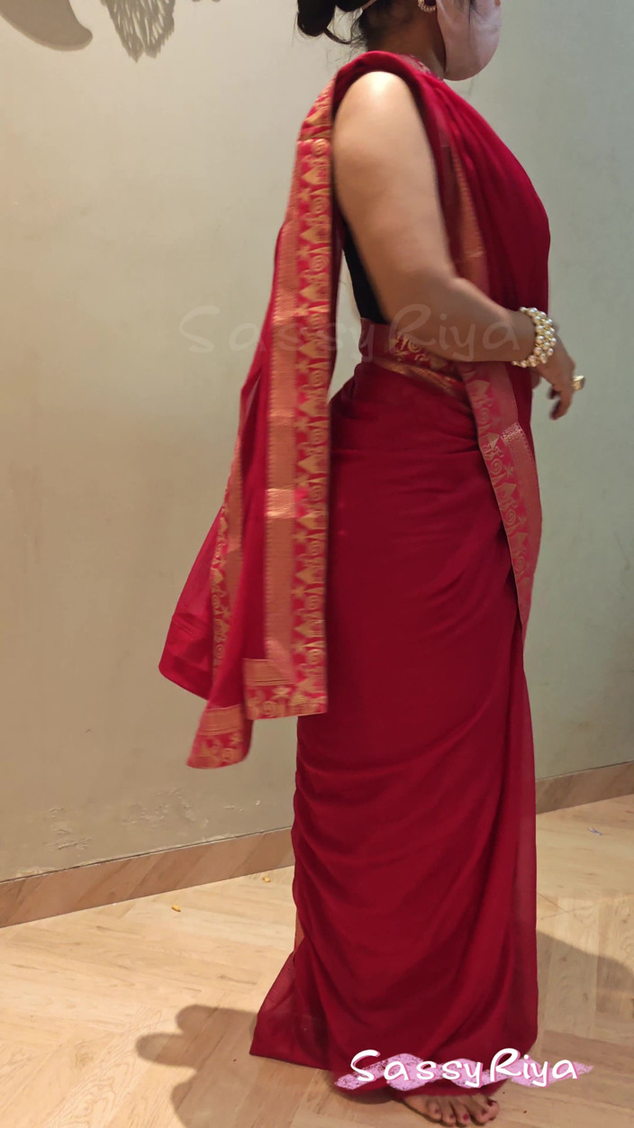 Sassy Riya: Sassy Riya Wearing Saare