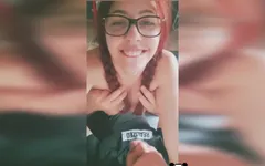 A segunda parte: um bom boquete, foda nos peitos de perto e depois o final ... bem, você já sabe como eu amo o final