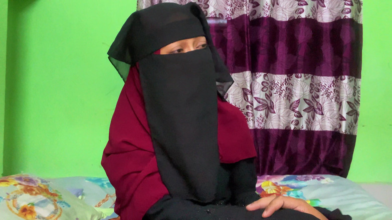 Riya Chowdhury: Glückliche zeit mit einem studenten in einem leeren haus