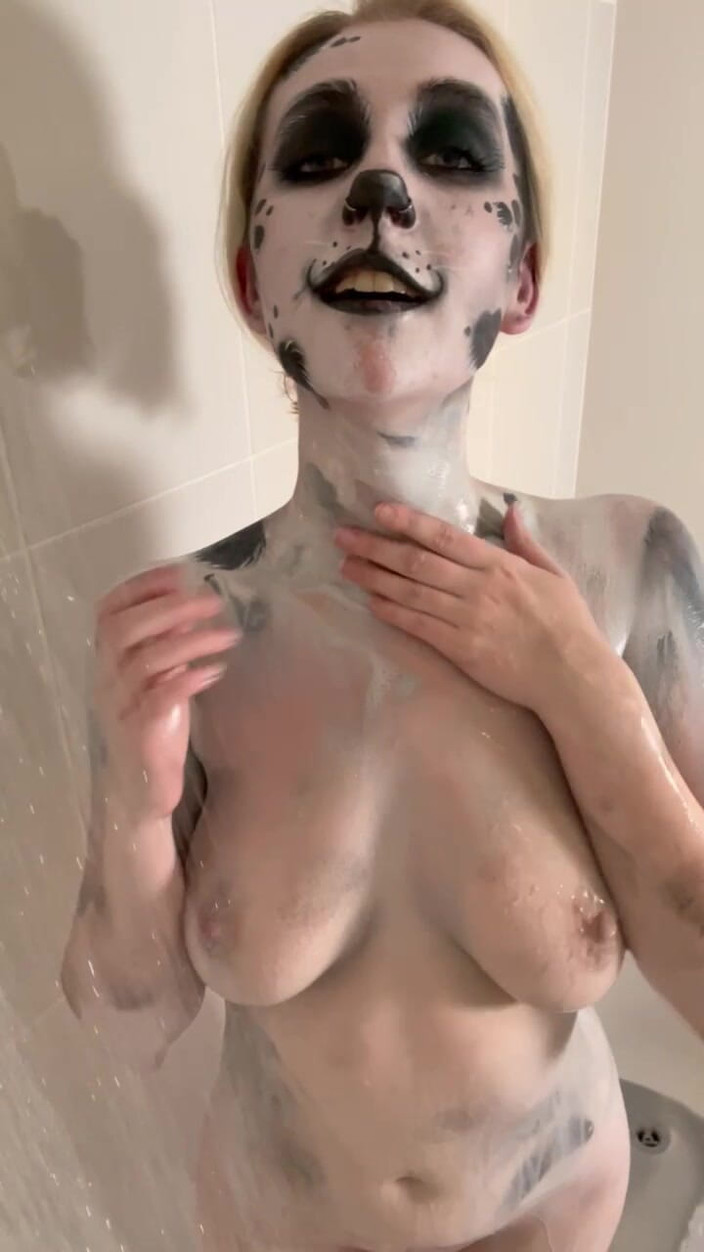 Em Yang: Masturbazione bodypaint gioco in doccia