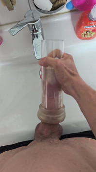 Plný pohled Hlazení mého tvrdého ptáka v čistém Fleshlight Stroker!