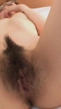 Miu Shinohara, elle a ramassé un mec et l'a ramené à la maison dans la rue pour baiser avec un