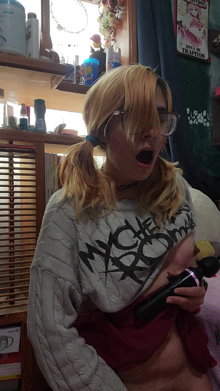 Crystal Phoenix: Une fille trans emo est une nymphomane