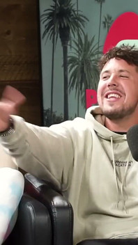 Kenzie Anne Loses P＊rn Virginity to Tyga