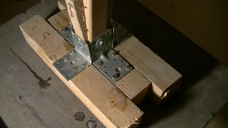 Mark Hannes: Máy rung và kích thích điện đứng thủ dâm