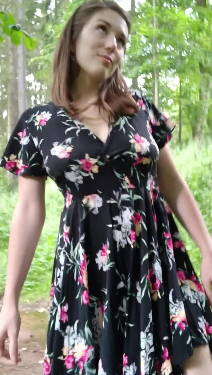 PeMy studio: Follada en el bosque con mi hermanastra cachonda