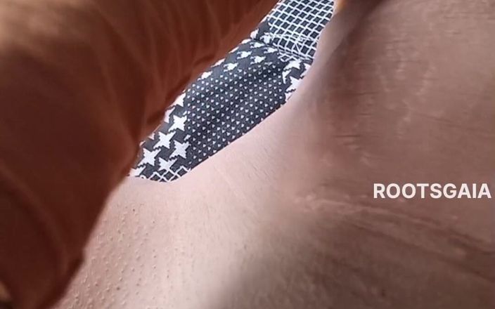 RootsGaia: केबिन में हस्तमैथुन