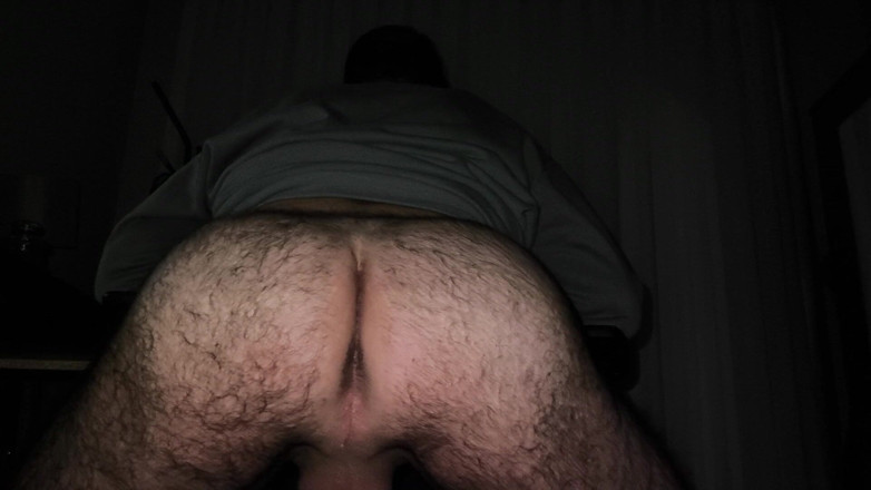 Cummyboy90: Curul păros al tatălui vitreg te așteaptă