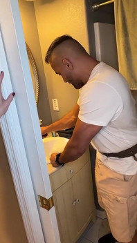 Fun charlie có một công việc cho handyman với chris getz