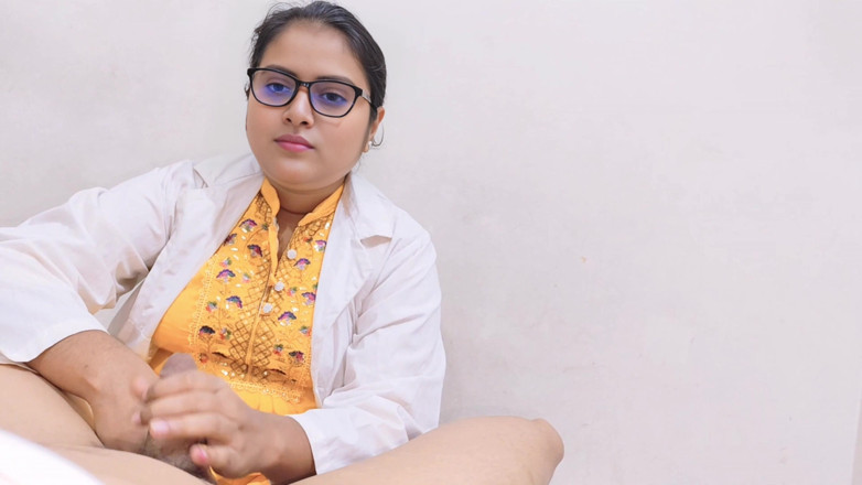 Your-Eshita: Frumoasă asistentă. Asistentă indiancă Deshi din Bangladesh se fute acasă....