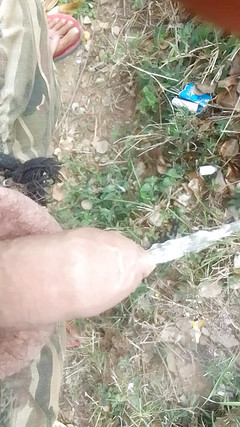 Gangbang straight: Sunnyside P2感觉就像在操了她的屁股并在她的阴户里撒尿后，在Leonie的阴户里撒尿