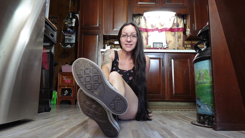 Raven Willow: Запаленная Converse, созданная для поклонения