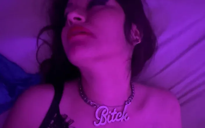 Janes Bedroom: Multiple Orgasms