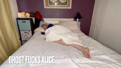 Alice Stoner: 鬼偷偷溜进去，给alice硬高潮