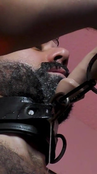 Mayıs 2026 canlı - Ricky Cage makine yarağını gırtlağına kadar alıyor