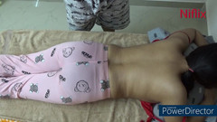 Anjalisingh_sexy: 마사지 후 처녀 소녀를 따먹는 남성 안마사