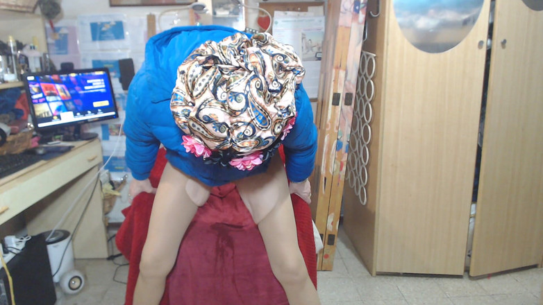 WEBREGINETTA2023: Je me masturbe et je réponds au téléphone