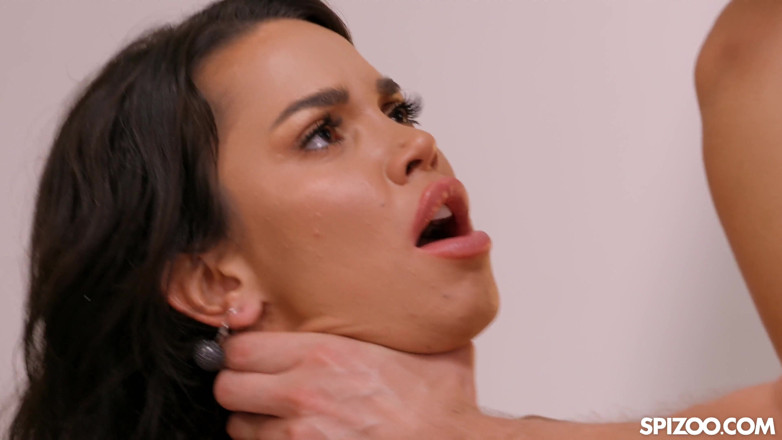 Spizoo: Busty model Chloe Lamour fucks her photographer during a photoshoot