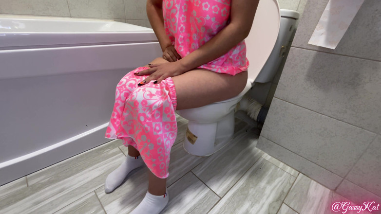 GassyKat: Taking Laxatives Wasn't Such a Good Idea