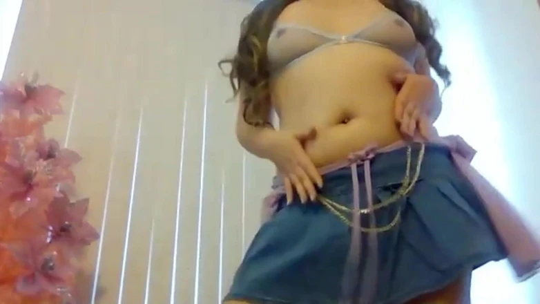 AsiaLuvDoll: Танец живота, эротично раздевается животом, азиатская танцовщица в короткой мини-юбке