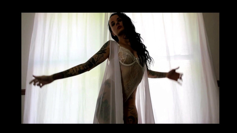 Miss Morticia: Jebanie anielski umysł