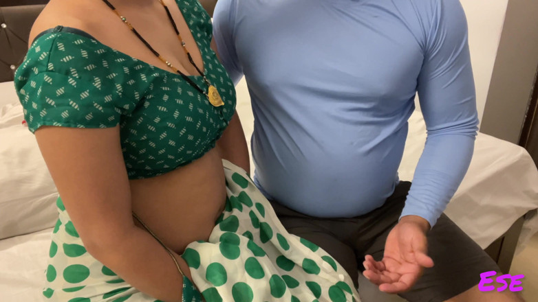 Sammy Sins: Suami nakal ini masturbasi dan temannya memasukkan penisnya ke dalam...