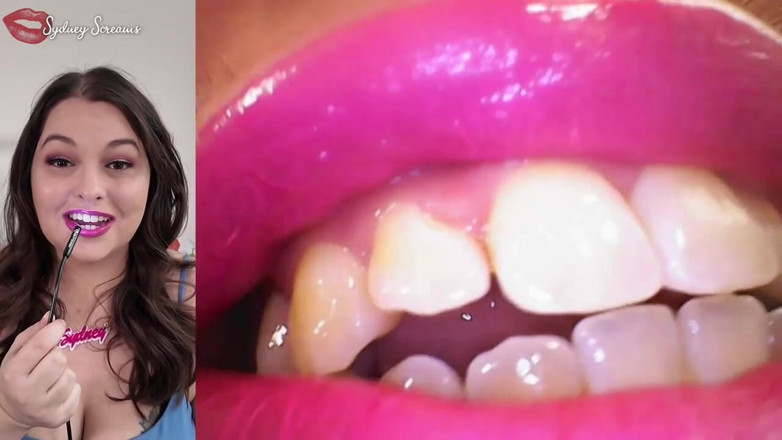Sydney screams fetish: Djupt inne i Sydneys mun - Sydney Skrik visar upp mun,...