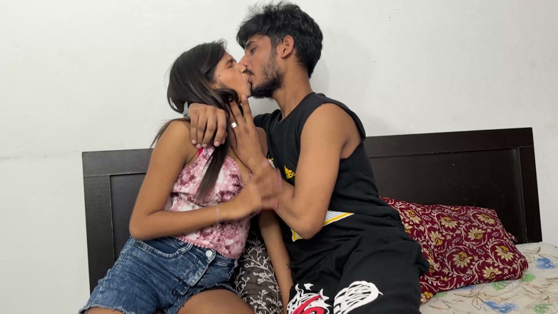 Punam Singh: Przyrodnia siostra Ke Sath Kiya sex Jab Ghar Pe Koi...