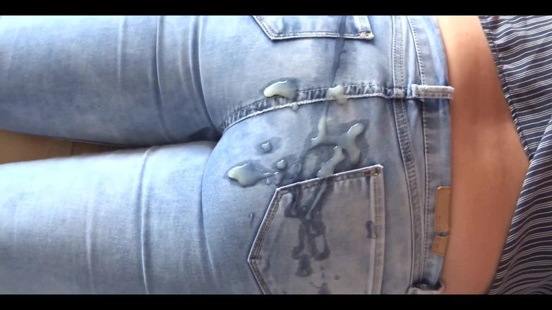 Ardientes69: 我的继姐夫的大鸡巴让我射在我的屁股上，牛仔裤上